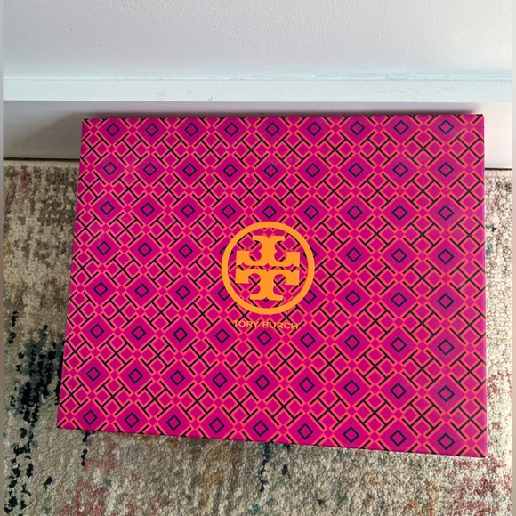 Tory Burch Marion quilted 85mm wedge - black - size 6.5- never been worn! - Picture 3 of 4